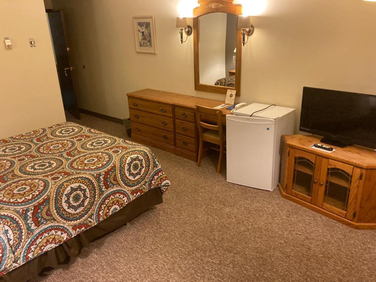 Landmark Motel Clintonville Dış mekan fotoğraf